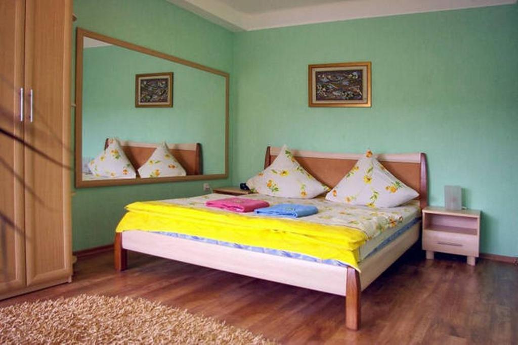 Apartment On Sobornyi Avenue Zaporizhia Exterior foto
